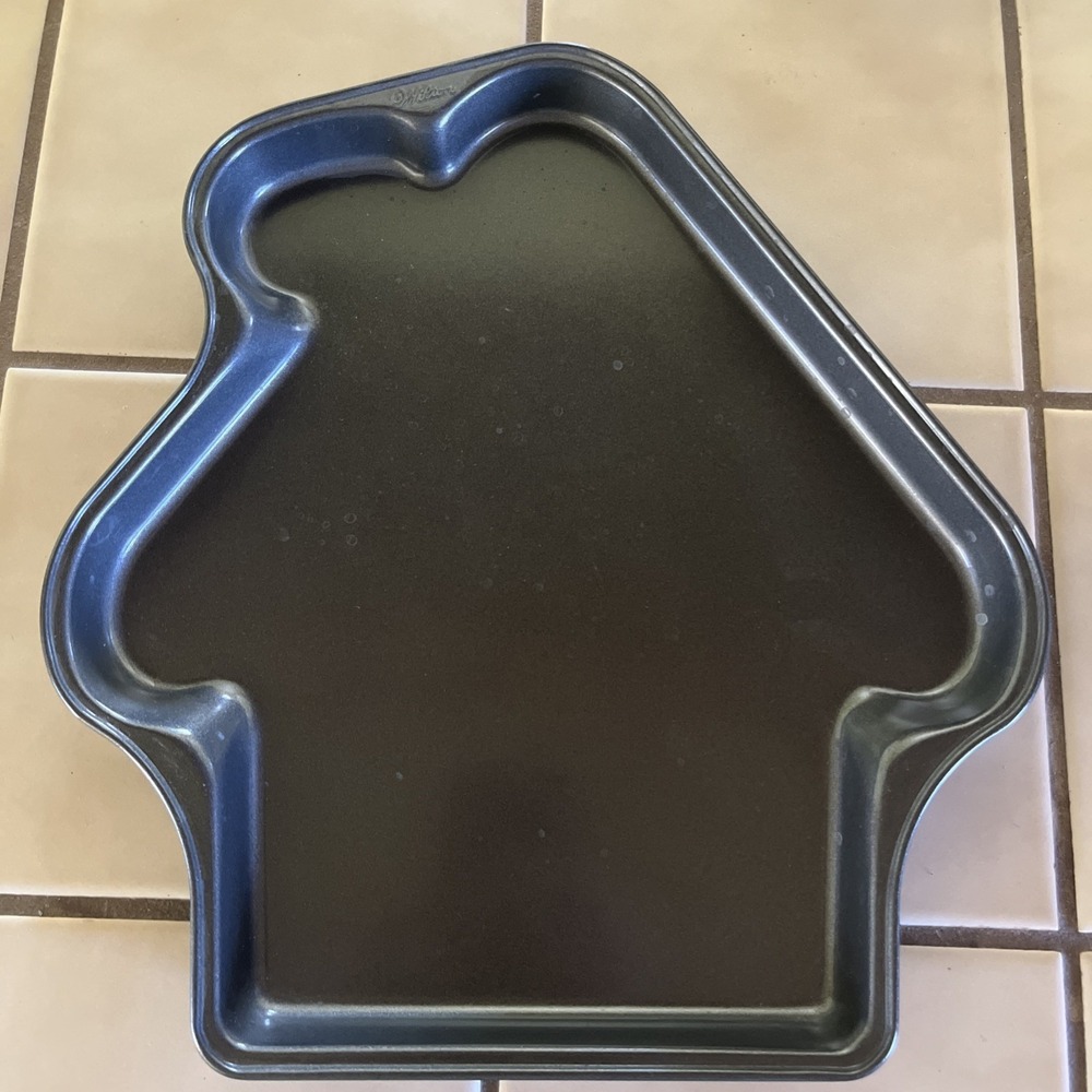 Wilton Gingerbread House Cookie CakePan 11.75" x 11"‎ x 7/8" Tall Christmas